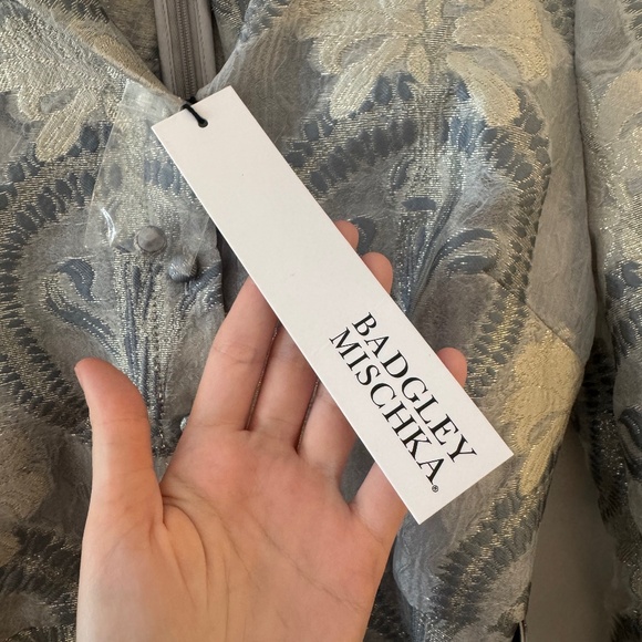 Badgley Mischka Jacquard Shirt Gown size 2 NWT - Picture 6 of 7